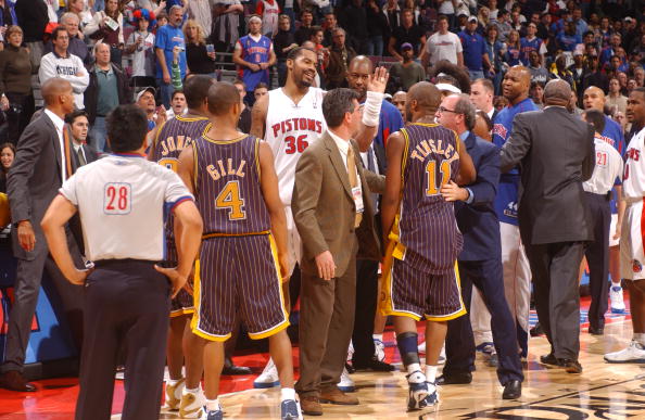 行二点球的 行二点球的